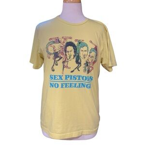 Rare 2013 Uniqlo yellow short sleeve Sex Pistols No feelings band shirt size M